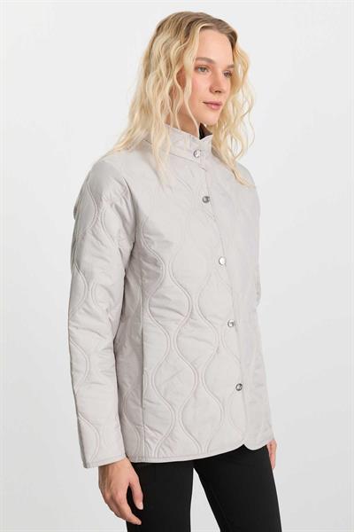 Dik Yaka Önü Çıtçıtlı Soğan Kapitone Mont  /  TAŞ