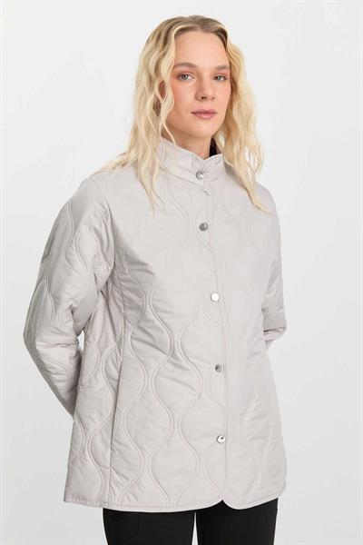 Dik Yaka Önü Çıtçıtlı Soğan Kapitone Mont  /  TAŞ