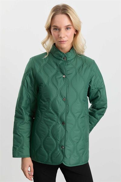 Dik Yaka Önü Çıtçıtlı Soğan Kapitone Mont  /  YEŞİL