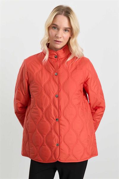 Dik Yaka Önü Çıtçıtlı Soğan Kapitone Mont  /  KİREMİT