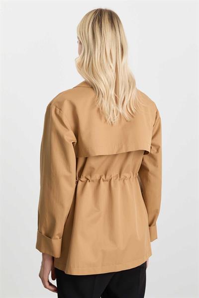 Erkek Yaka Beli İpli Büzgülü Trençkot  /  CAMEL