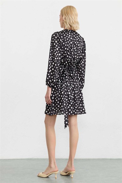 Eteği Anvelop Belden Bağlamalı Puantiyeli Elbise  /  SİYAH