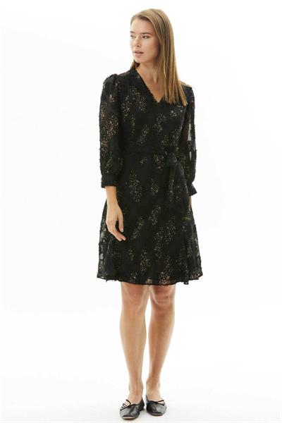 Eteği Parçalı Beli Kemerli Kendinden Desenli Elbise  /  SİYAH