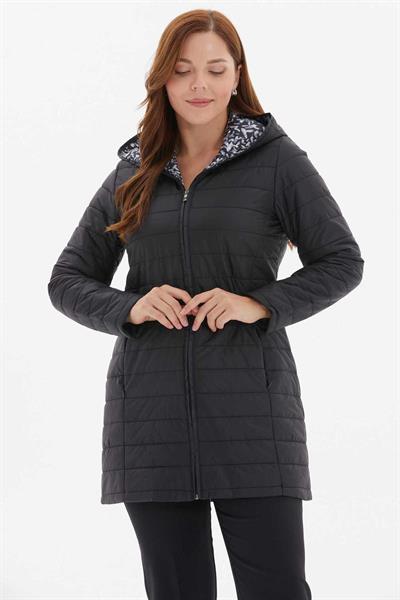 Kapüşonlu Desenli Astarlı Kapitone Mont  /  SİYAH