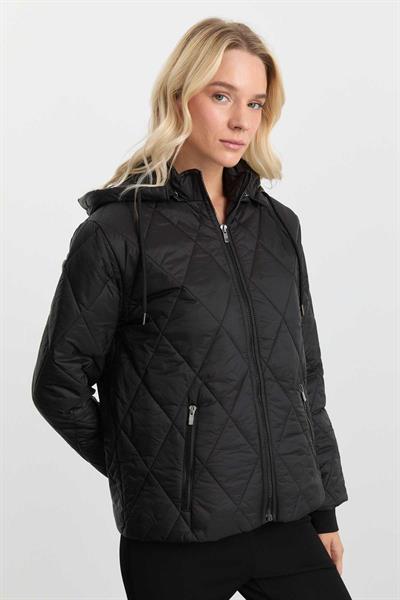 Kapüşonlu Önü Fermuarlı Kısa Mont  /  SİYAH