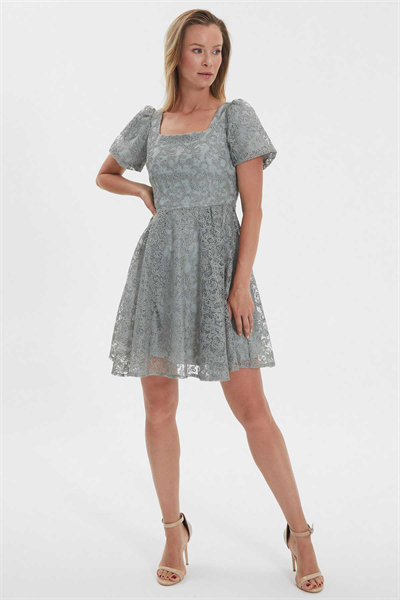 Kare Yaka Eteği Plikaşe Dantelli Payetli Elbise  /  YEŞİL