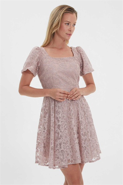 Kare Yaka Eteği Plikaşe Dantelli Payetli Elbise  /  PEMBE