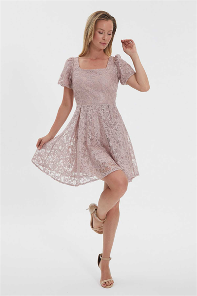 Kare Yaka Eteği Plikaşe Dantelli Payetli Elbise  /  PEMBE