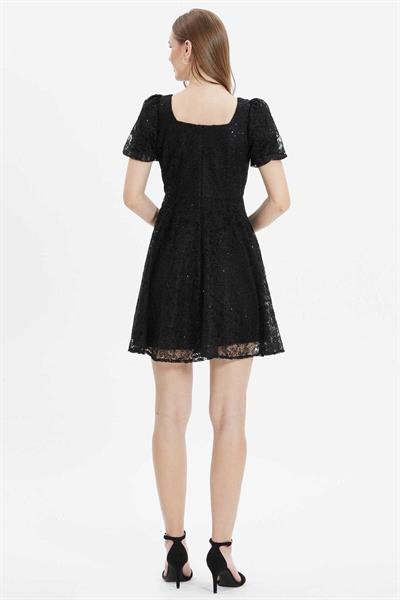 Kare Yaka Eteği Plikaşe Dantelli Payetli Elbise  /  SİYAH