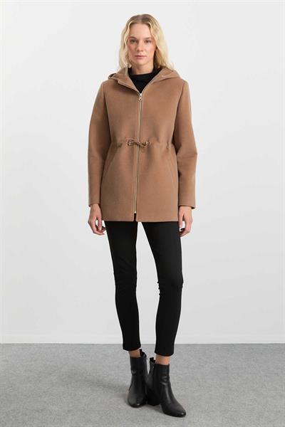 Kendinden Kapüşonlu Beli Lastik Büzgülü Kaban  /  CAMEL