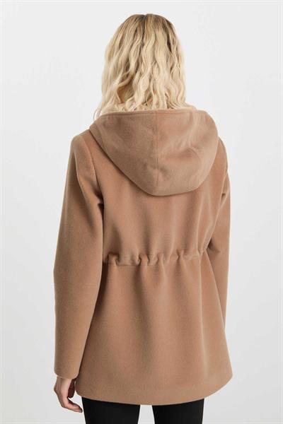 Kendinden Kapüşonlu Beli Lastik Büzgülü Kaban  /  CAMEL
