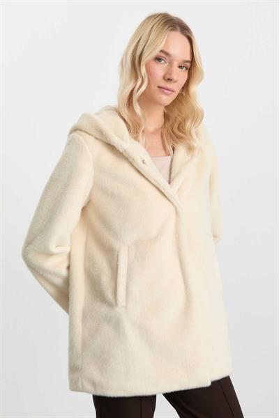 Kendinden Kapüşonlu Çıtçıtlı Kürk Kaban  /  EKRU