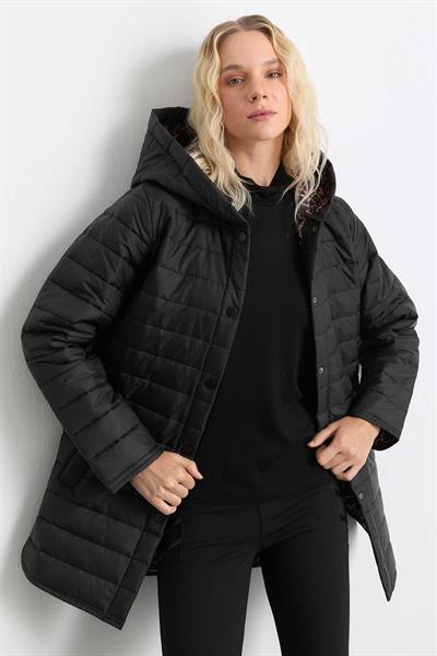 Kendinden Kapüşonlu İçi Leopar Kapitone Mont  /  SİYAH