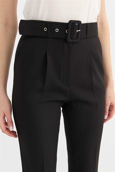 Kendinden Kemerli Yandan Cep Dar Paça Pantolon  /  SİYAH