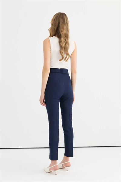 Kendinden Kemerli Yandan Cep Dar Paça Pantolon  /  LACİVERT
