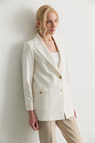 Kolu Kıvırmalı Cebi Aksesuarlı Ceket  /  EKRU