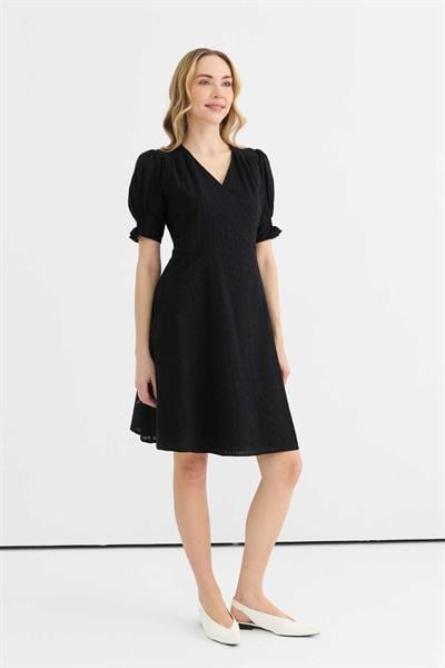 Kolu Lastikli Anvelop Brode Elbise  /  SİYAH
