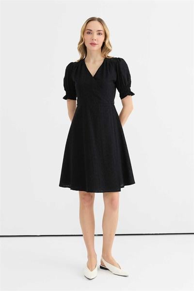 Kolu Lastikli Anvelop Brode Elbise  /  SİYAH