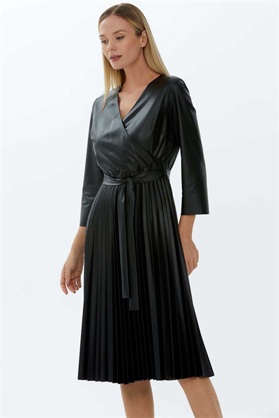 Kruvaze Eteği Pliseli Deri Elbise  /  SİYAH