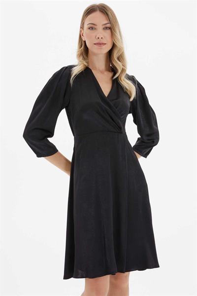Kruvaze Omuzları Pileli Anvelop Elbise  /  SİYAH