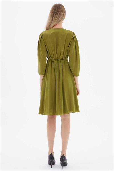 Kruvaze Omuzları Pileli Anvelop Elbise  /  YEŞİL