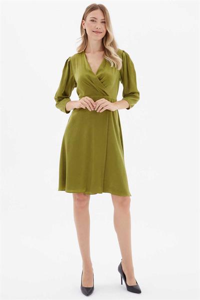 Kruvaze Omuzları Pileli Anvelop Elbise  /  YEŞİL