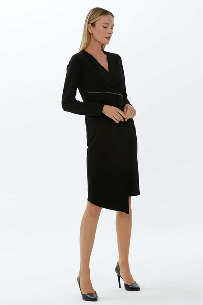 Kruvaze Yaka Beli Fermuar Aksesuarlı Elbise  /  SİYAH