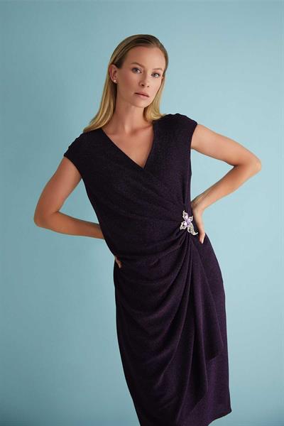 Kruvaze Yandan Drapeli Broşlu Simli Elbise  /  MOR