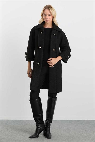 Mostrası Dönen Düğmeli Kaban  /  SİYAH