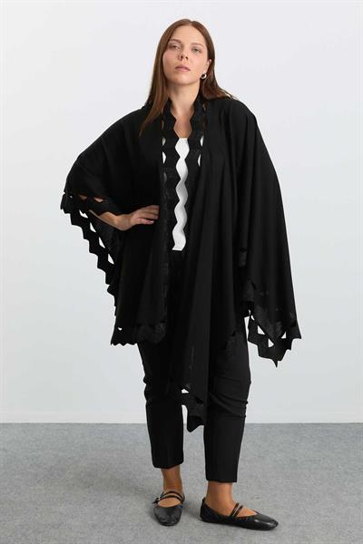 Önü Dilimli Simli Triko Panço  /  SİYAH