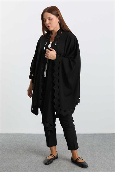 Önü Dilimli Simli Triko Panço  /  SİYAH