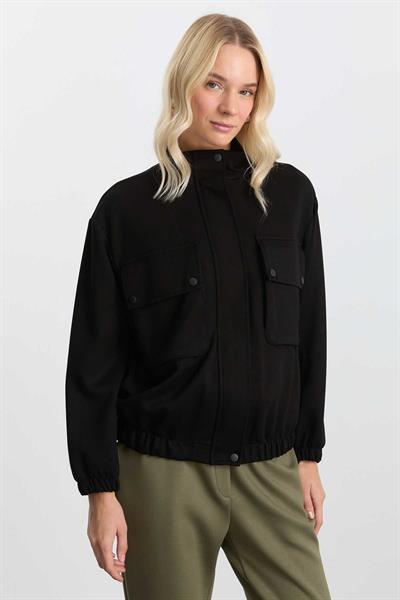 Önü Fermuarlı Dıştan Cep Ceket  /  SİYAH