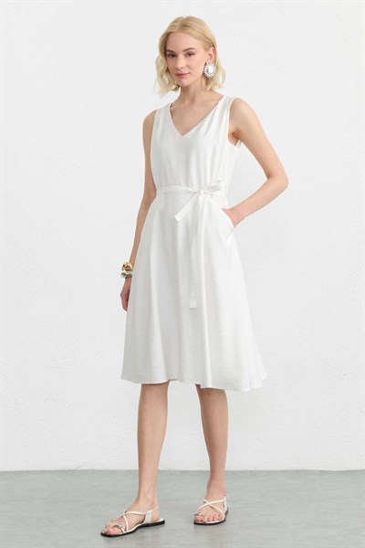 Önü ve Arkası V Yandan Cepli Elbise  /  EKRU