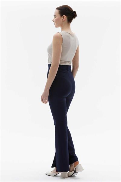 Paçası Yırtmaçlı Deri Kemerli Pantolon  /  LACİVERT