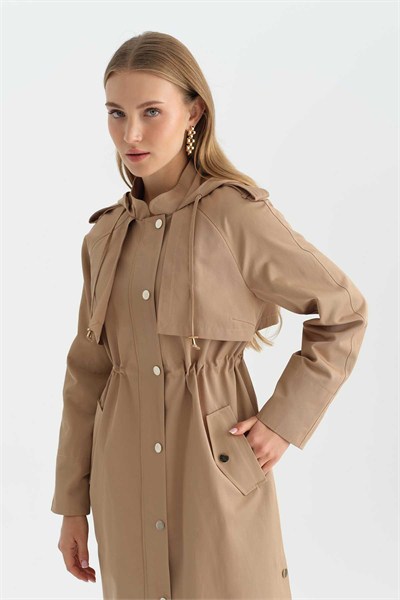 Rüzgarlıklı Yanları Çıtçıtlı Kapüşonlu Trençkot  /  CAMEL