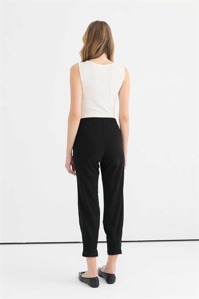 Ufak Cep Aksesuarlı Paçası Dikişli Pantolon  /  SİYAH