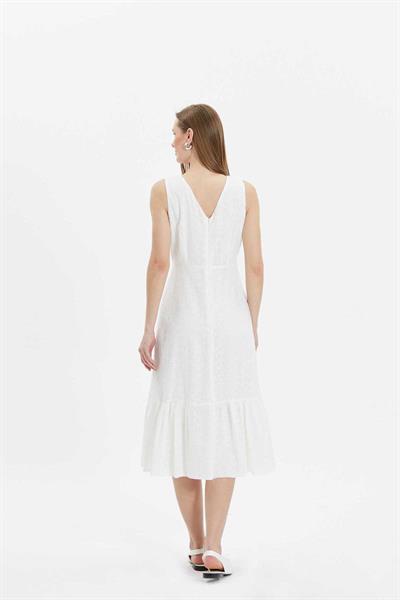V Yaka Etek Ucu Volanlı Brode Elbise  /  BEYAZ
