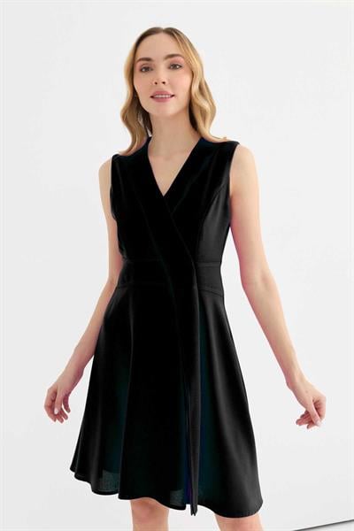 V Yaka Önden Parçalı Elbise  /  SİYAH