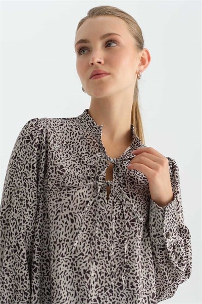 Yakası Bağlamalı Ufak Leopar Desen Bluz  /  TAŞ