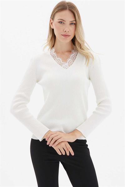 Yakası Dantelli Uzun Kol Triko Bluz  /  EKRU