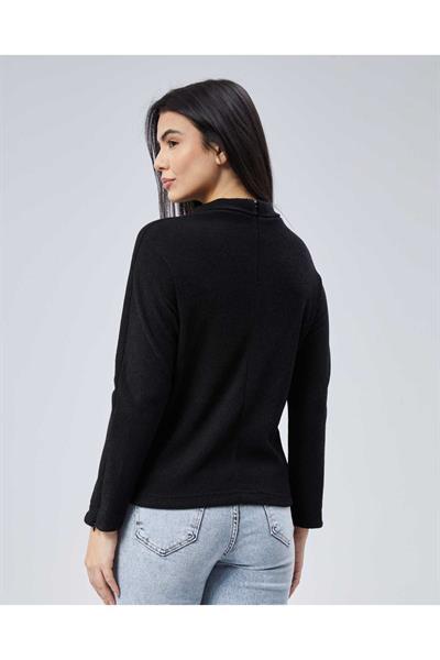 Yakası Katlamalı Kolu Fermuarlı Triko Bluz  /  SİYAH