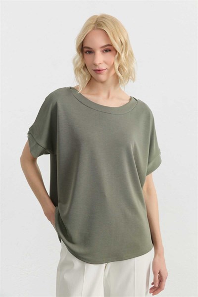 Yakası Yanlardan Katlamalı Eteği Oval Düşük Kol Bluz  /  HAKİ