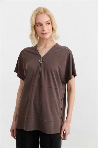 Yanları Çıt Çıtlı Önü Yarım Fermuarlı Düşük Kol Bluz  /  KAHVE