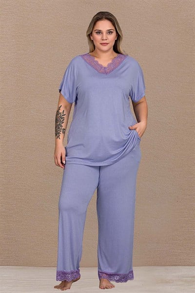 Yaka Geniş Dantelli Büyük Beden Pijama Takımı