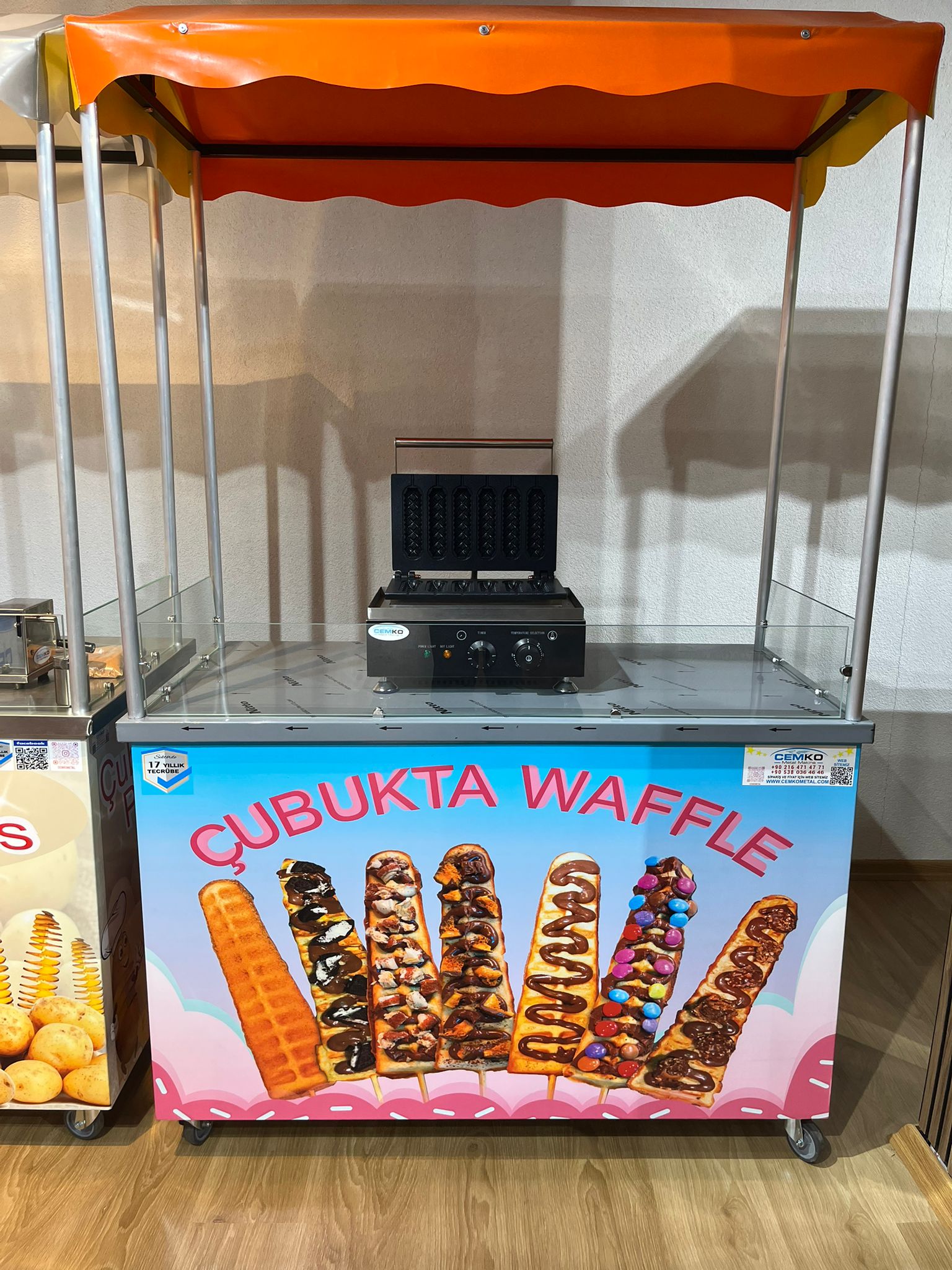 cubukta waffle arabası önden çekim