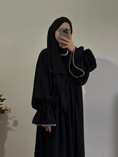 İncili Kol Fırfırlı Krep Siyah Tesettür Elbise