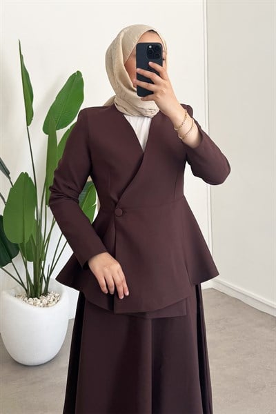 Dügmeli Ceket Takım - Kahverengi