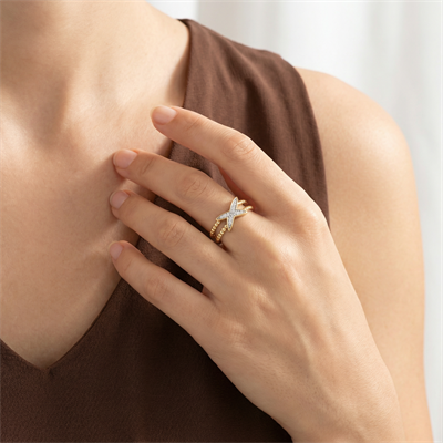 Stella Yıldız Figürlü Altın  Yüzük 