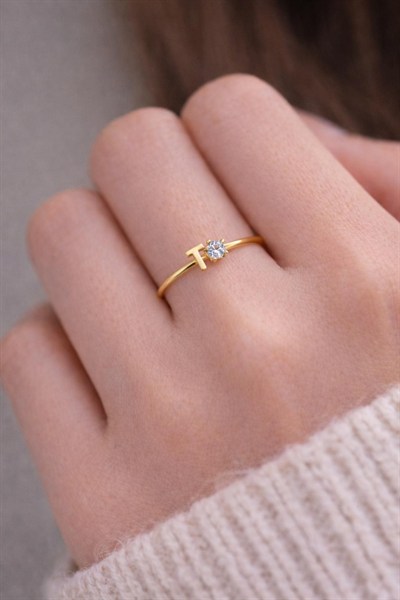 Taş Detaylı T Harfli Minimal Altın Yüzük 