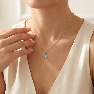 Yonca Detaylı Çıtır Altın Kolye 